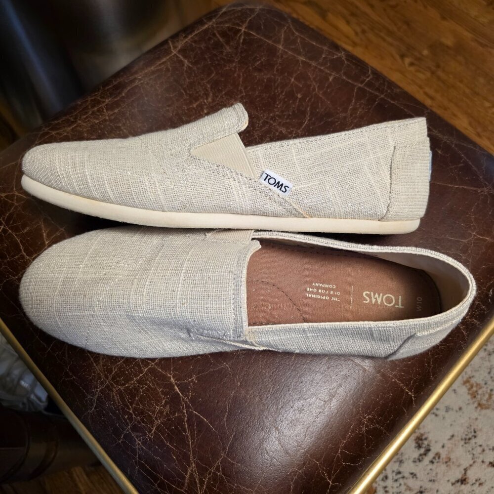 TOMS Women's 9 Redondo Natural & Silver Metallic Woven Flats - sz 10M - Picture 3 of 5